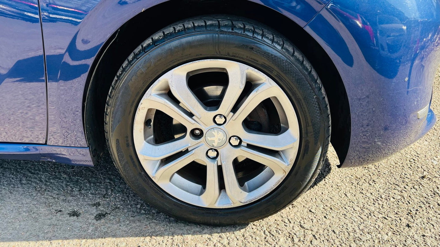 Peugeot 208 1.2L Allure 2014 5dr image 33