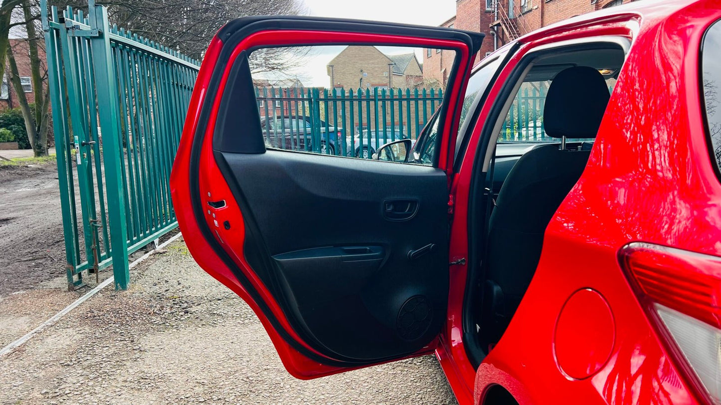 Toyota Yaris 1.0L Petrol 5dr 2012 image 31
