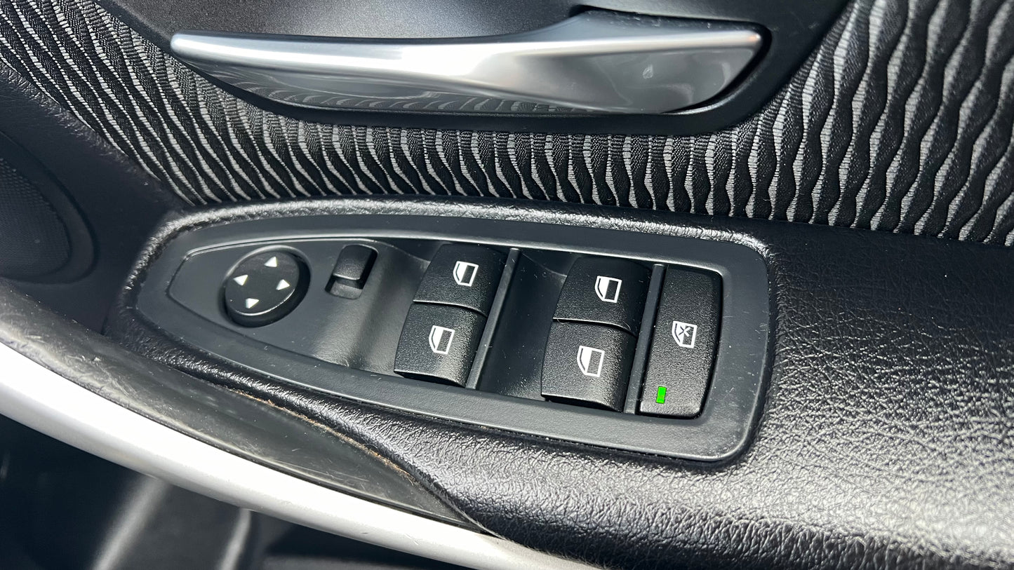 BMW 3 Series 2.0L 320i SE Saloon 2012