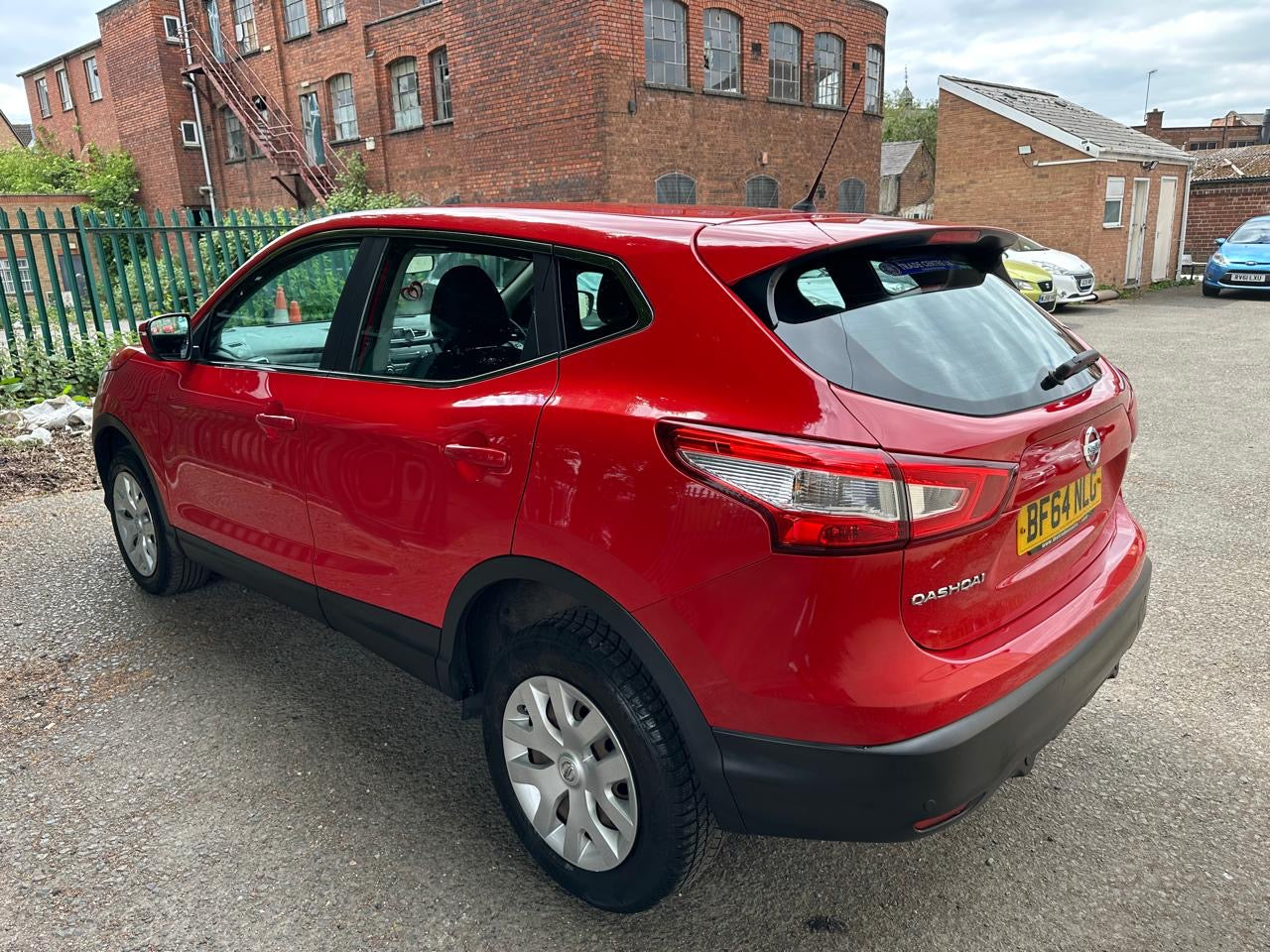 Nissan Qashqai 1.2 DIG-T Visia 2WD 2014