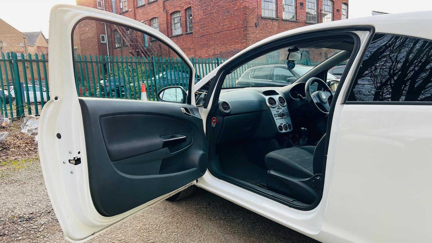 Vauxhall Corsa 1.2 16V Sting Euro 5 3dr image 15