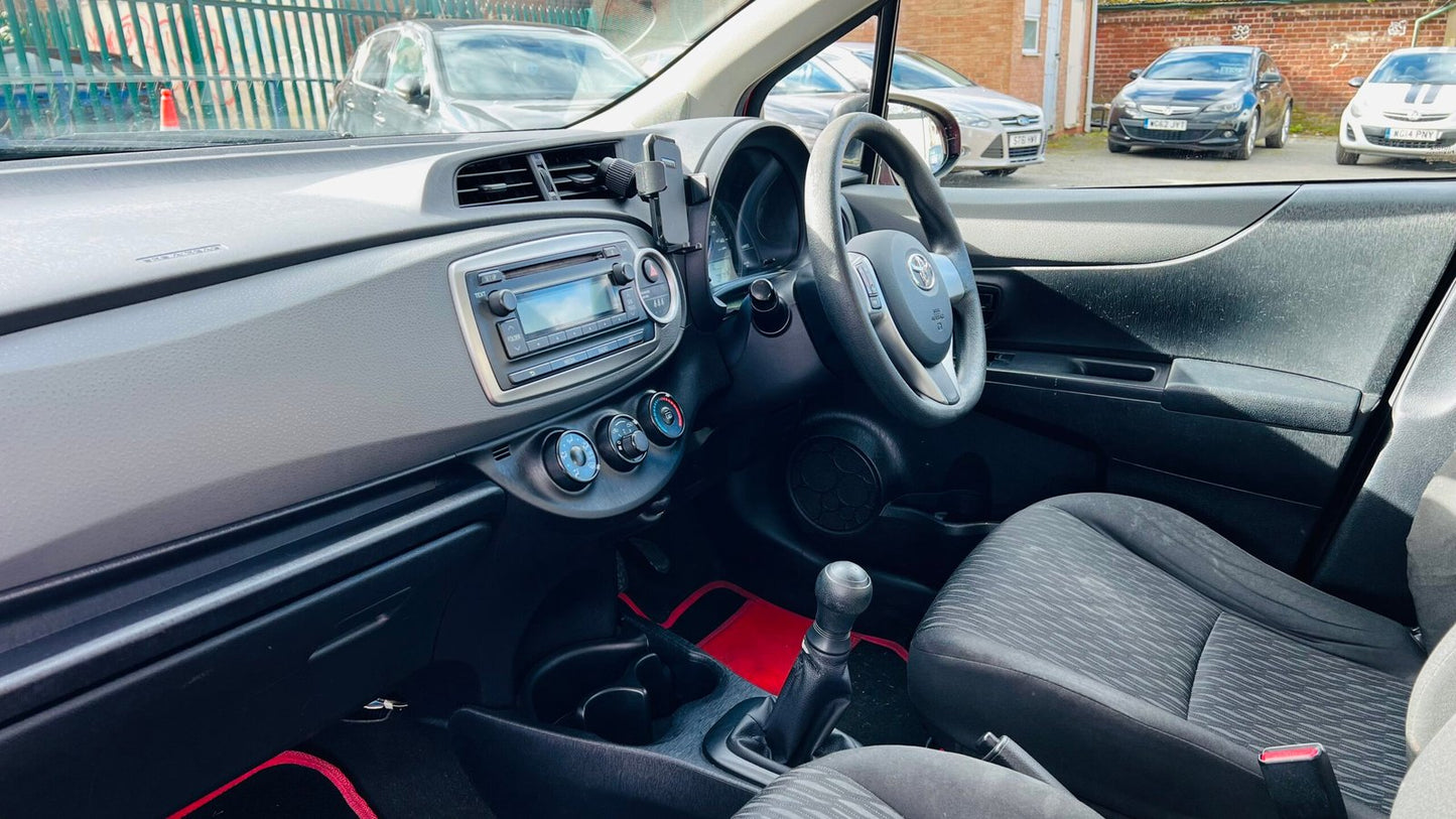 Toyota Yaris 1.0L Petrol 5dr 2012 image 23