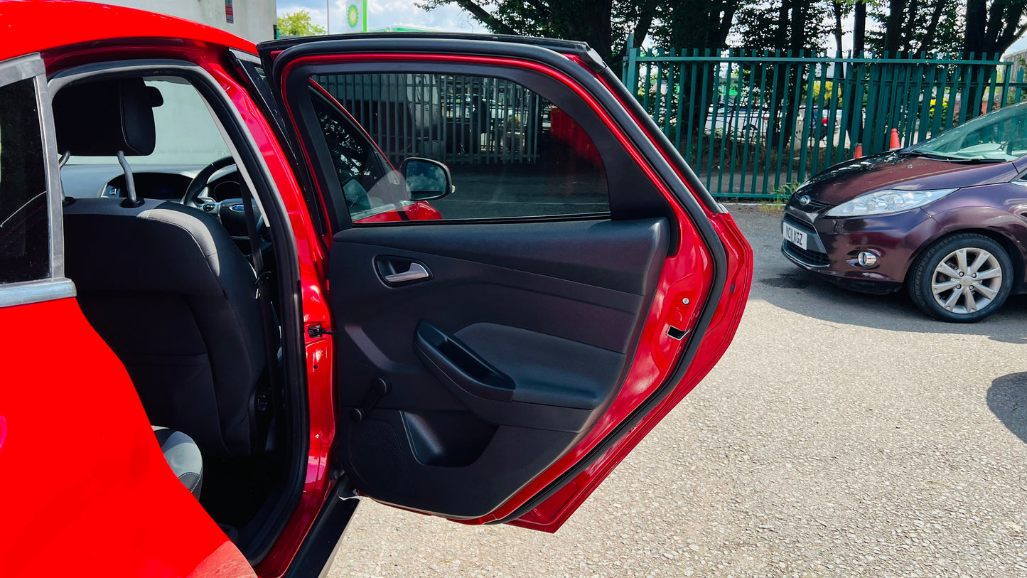 Ford Focus 1.6L Petrol ZETEC 5dr