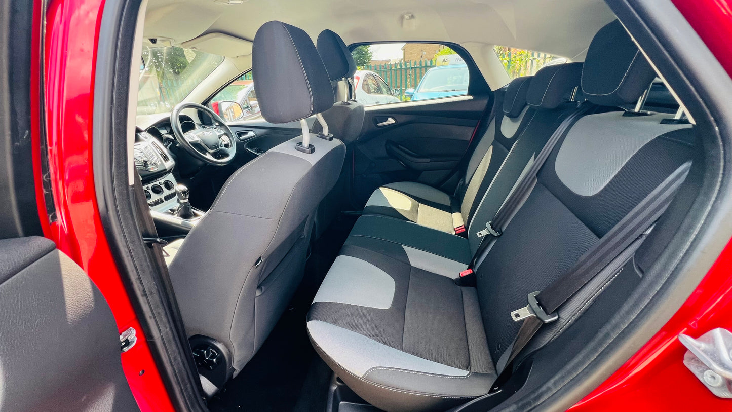 Ford Focus 1.6L Petrol ZETEC 5dr