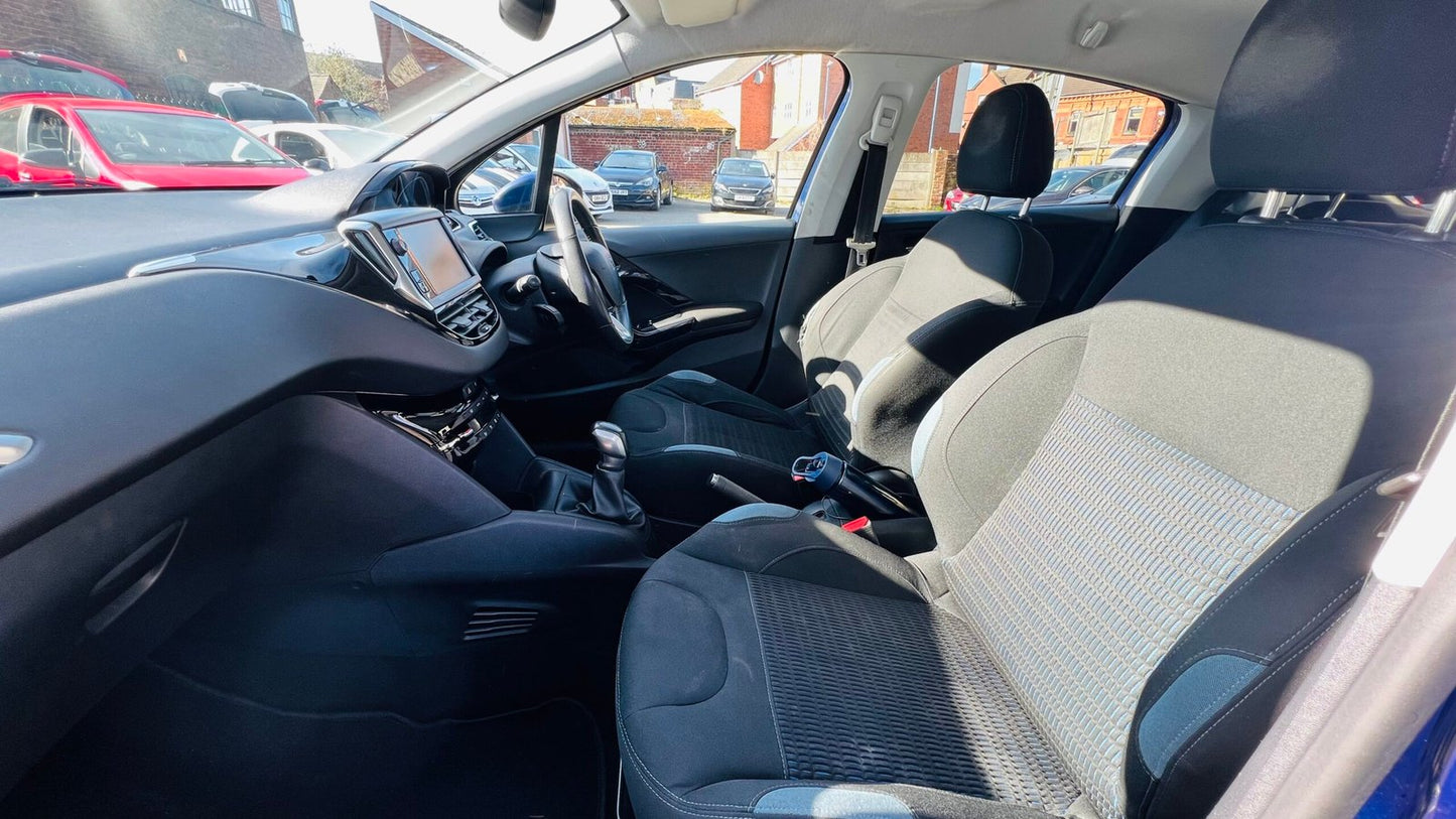 Peugeot 208 1.2L Allure 2014 5dr image 26