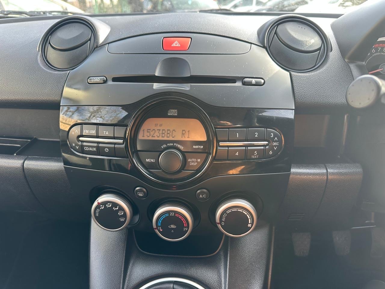 Mazda Mazda2 1.3L Petrol 2011 image 13