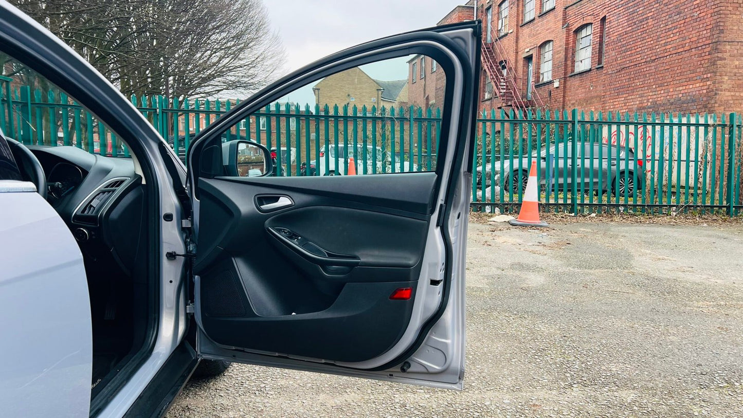 Ford Focus 1.6L Petrol 2011 image 31