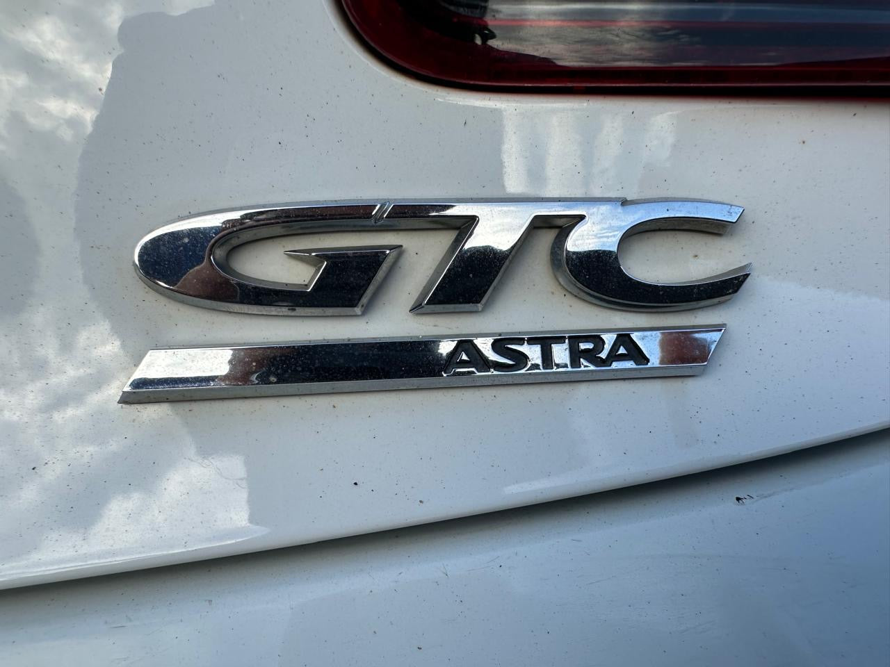 Vauxhall Astra GTC 1.6L 2013 3dr