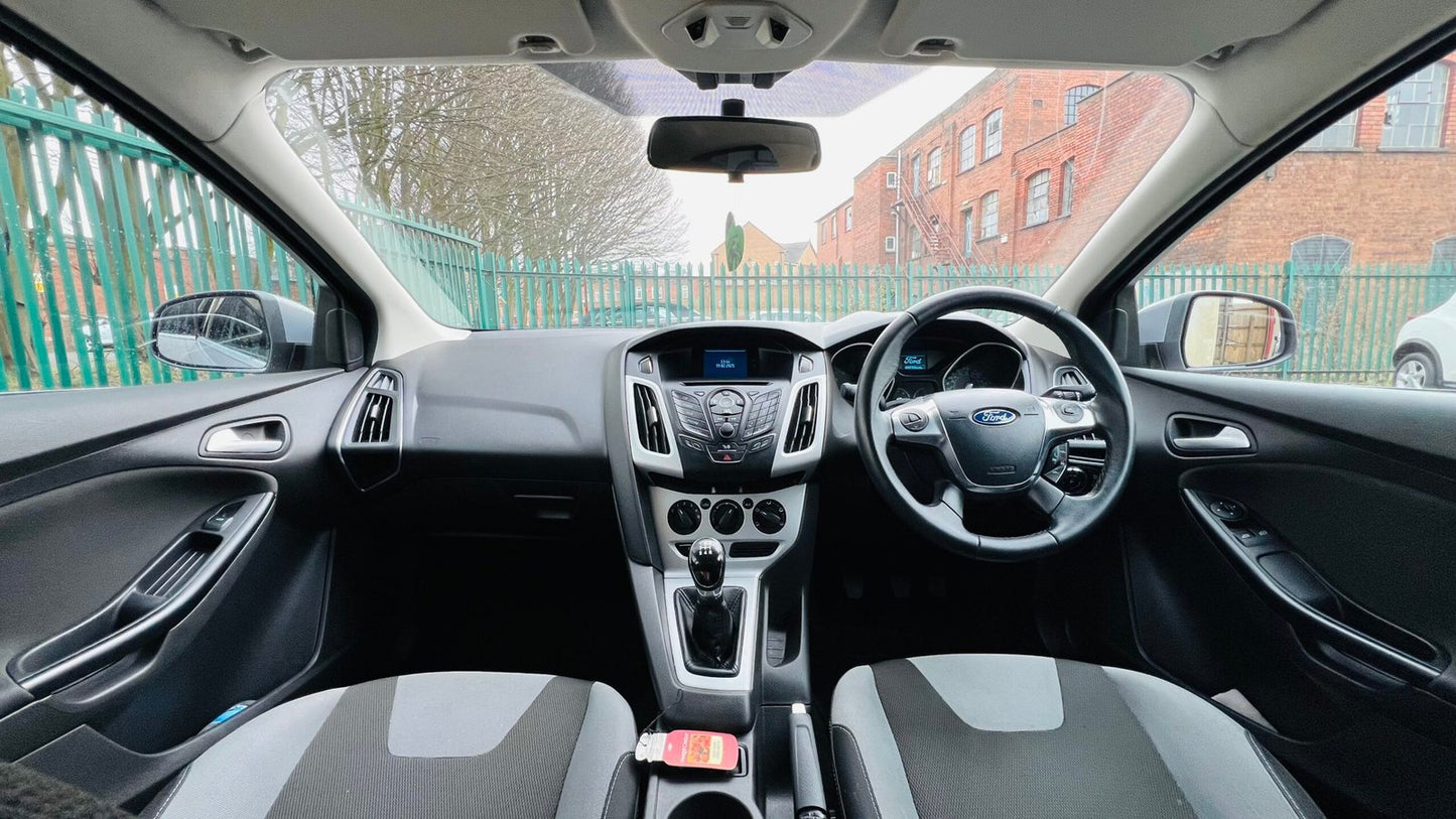 Ford Focus 1.6L Petrol 2011 image 10