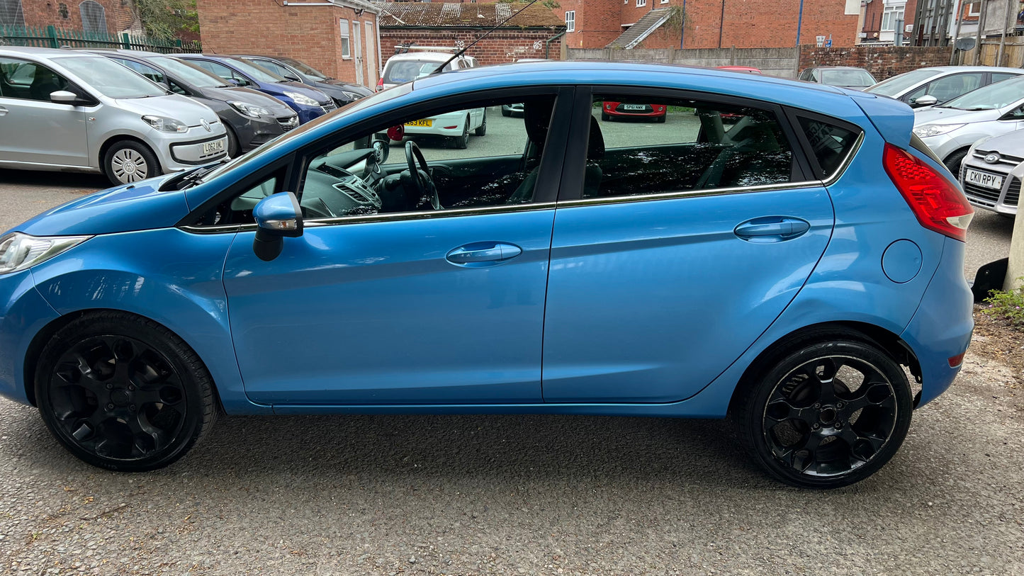 Ford Fiesta 1.4 2011 Automatic 5dr