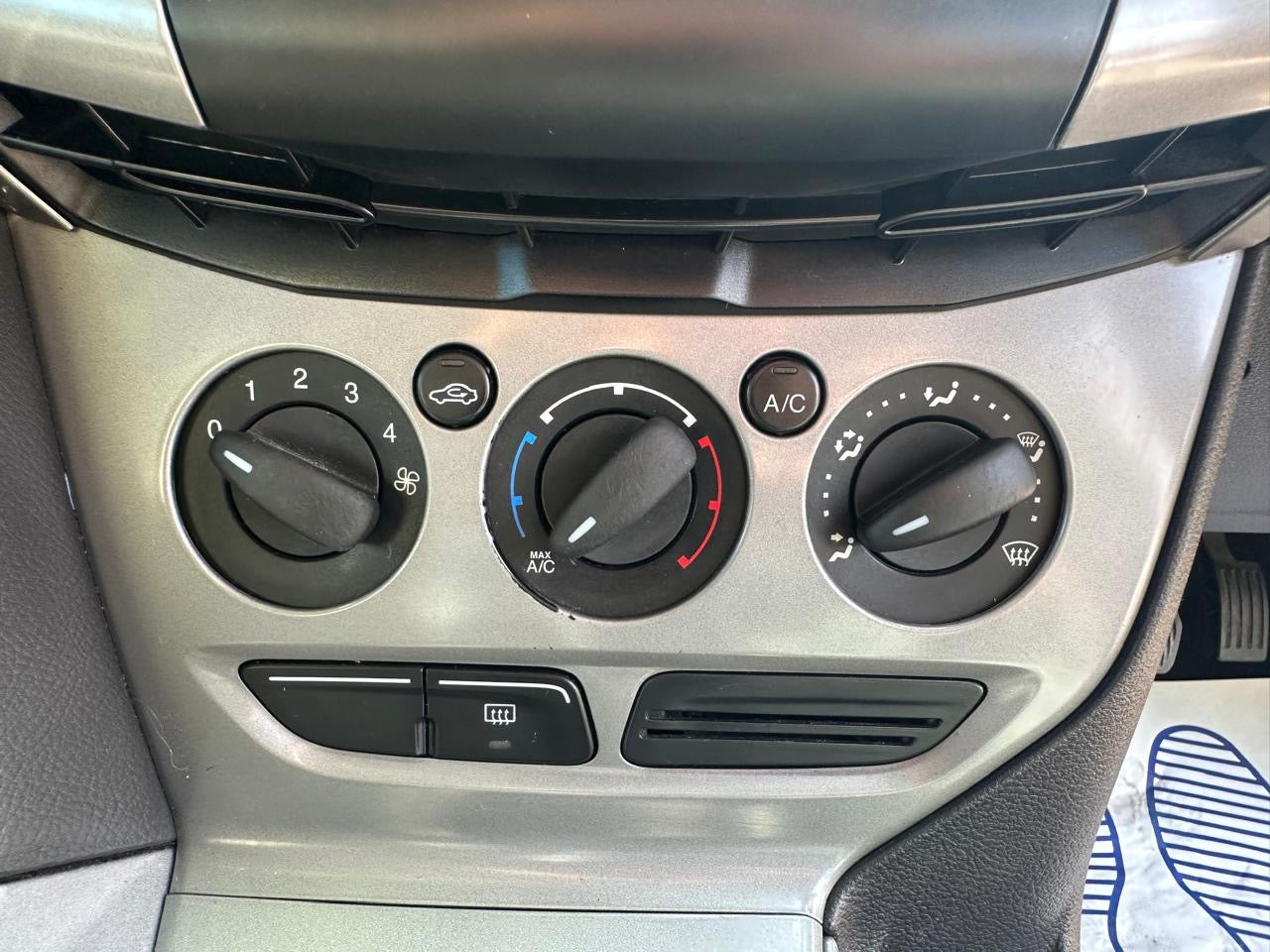 Ford Focus 1.6 Edge 2011 5dr