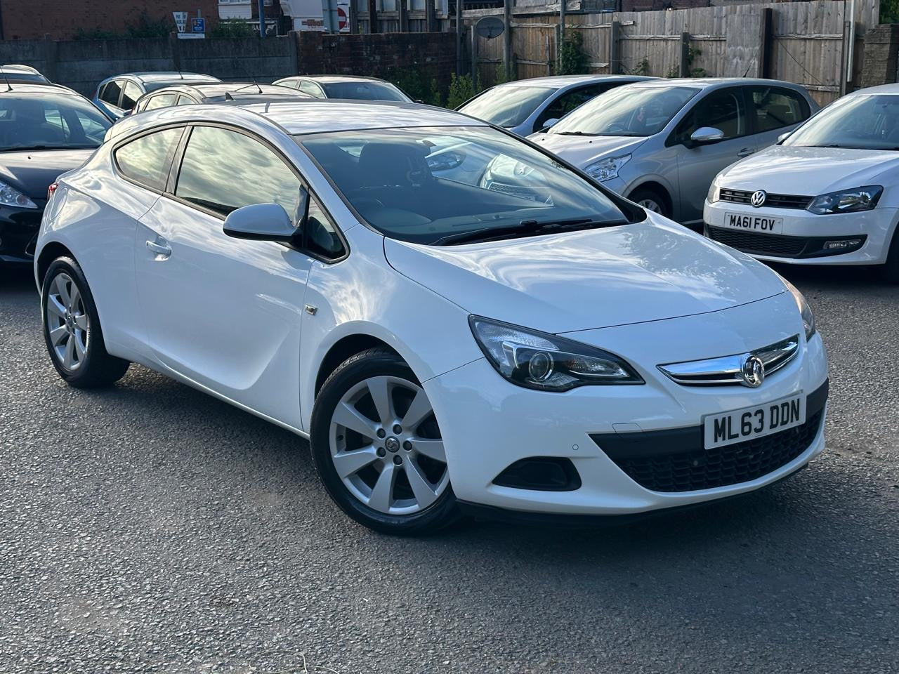 Vauxhall Astra GTC 1.6L 2013 3dr