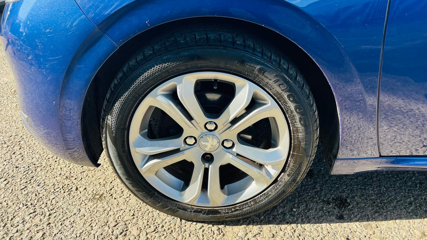 Peugeot 208 1.2L Allure 2014 5dr image 36