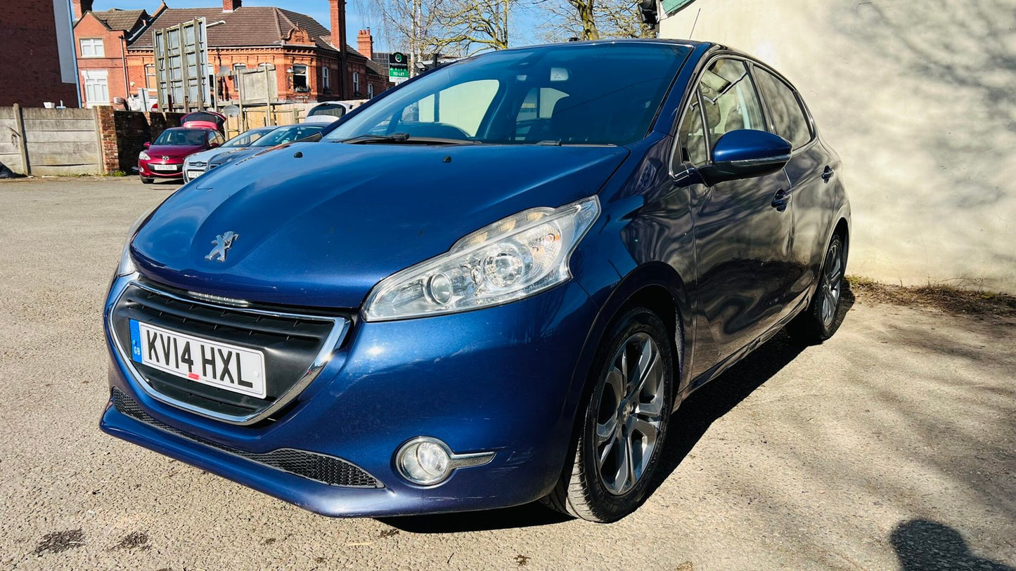 Peugeot 208 1.2L Allure 2014 5dr image 3