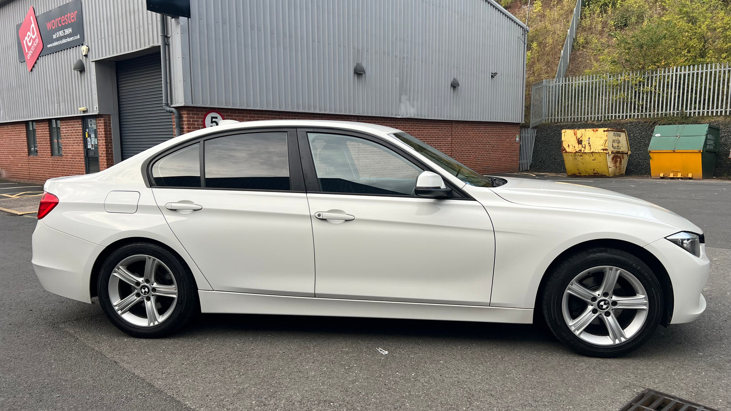 BMW 3 Series 2.0L 320i SE Saloon 2012