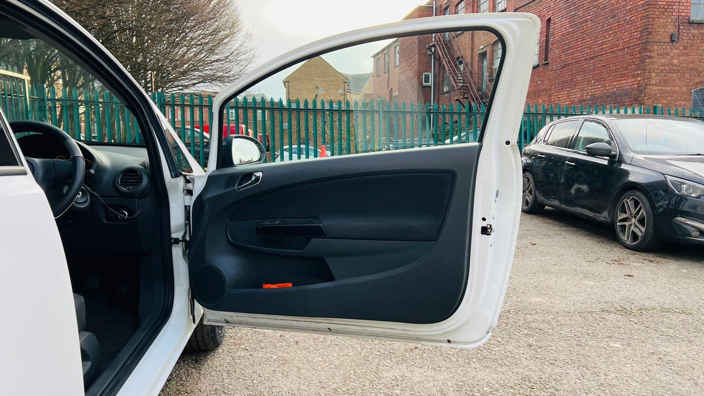 Vauxhall Corsa 1.2 16V Sting Euro 5 3dr image 14