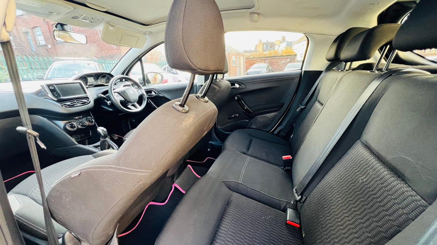 Peugeot 208 1.2 Style 2014 5dr image 29