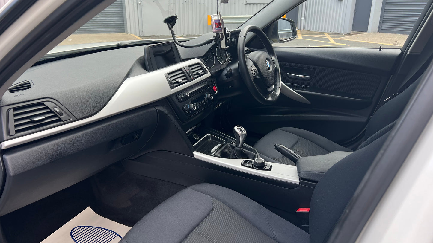 BMW 3 Series 2.0L 320i SE Saloon 2012