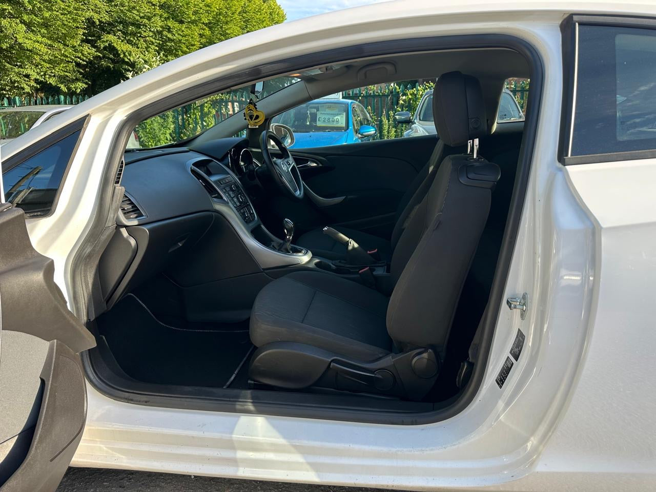 Vauxhall Astra GTC 1.6L 2013 3dr