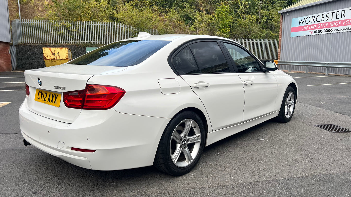 BMW 3 Series 2.0L 320i SE Saloon 2012