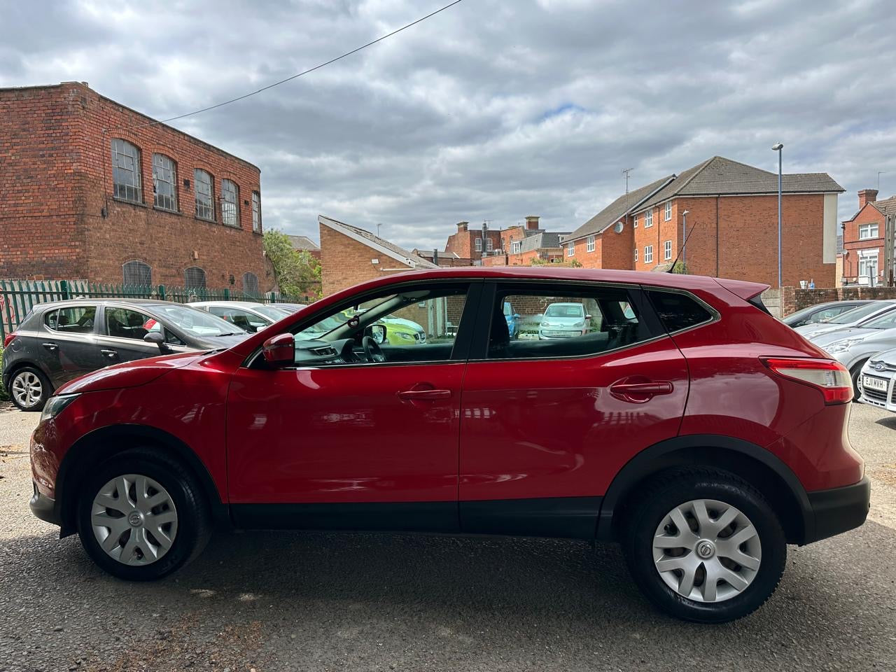 Nissan Qashqai 1.2 DIG-T Visia 2WD 2014