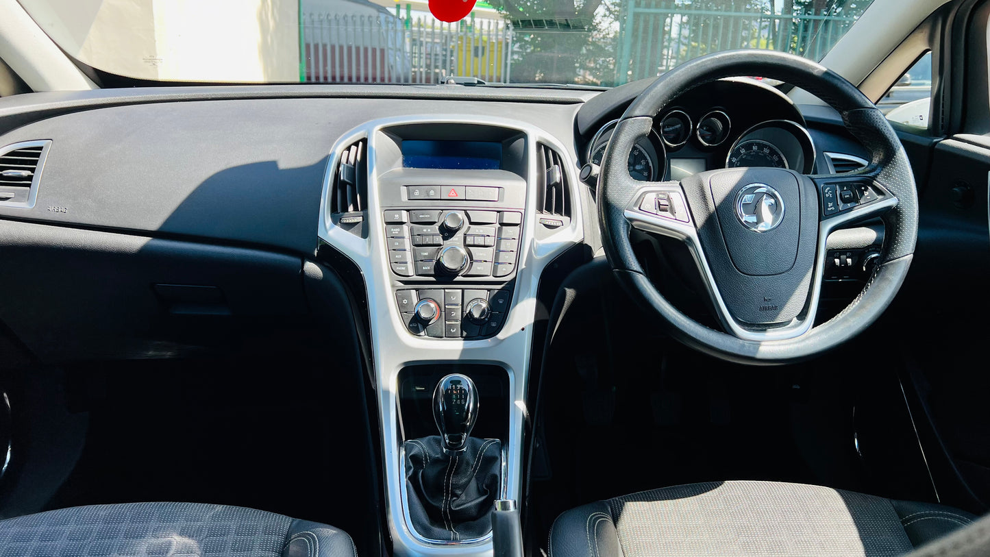 Vauxhall Astra GTC 1.4L 2013 3dr