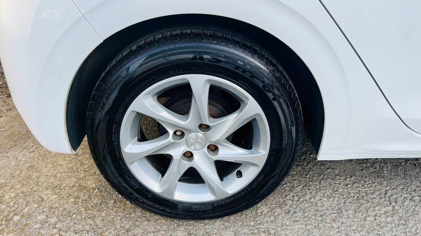 Peugeot 208 1.2 Style 2014 5dr image 41