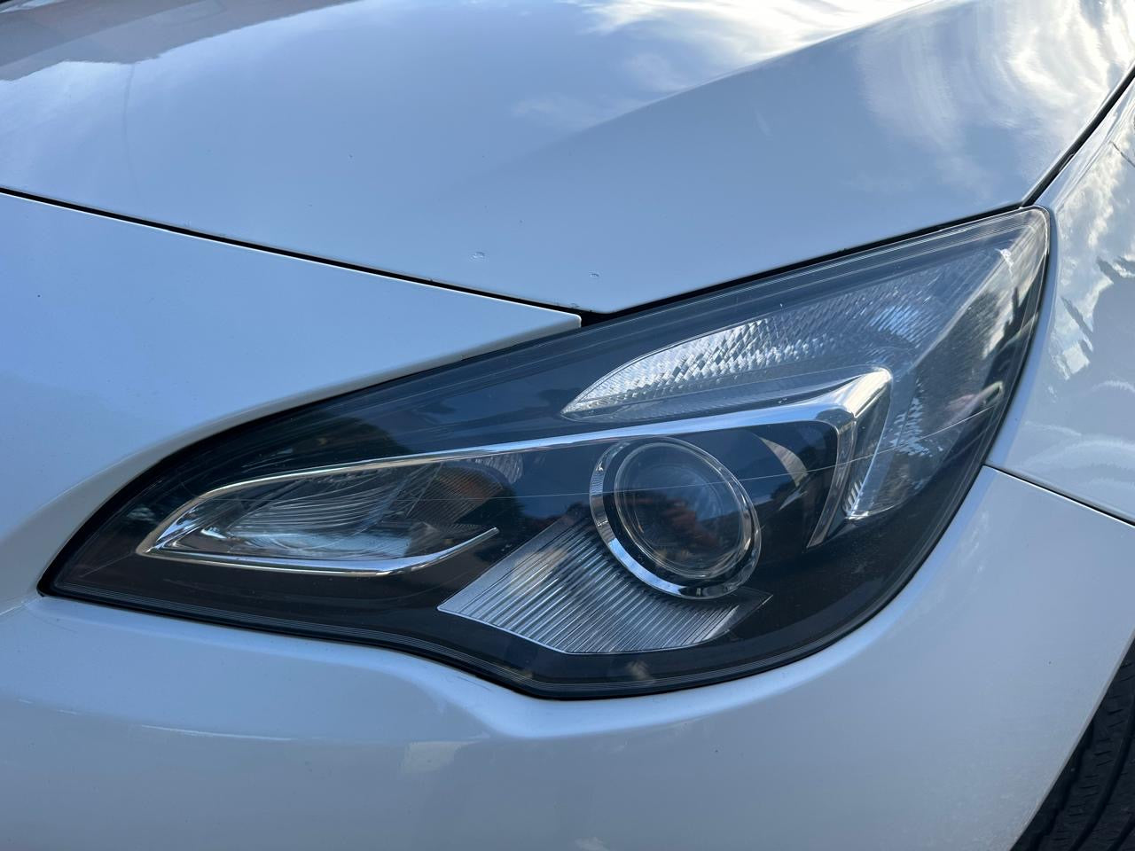 Vauxhall Astra GTC 1.6L 2013 3dr