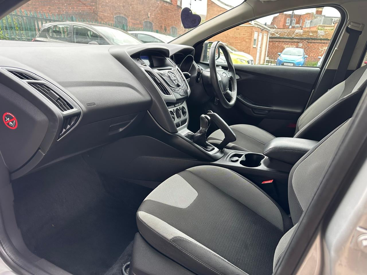 Ford Focus 1.6L Zetec 2011