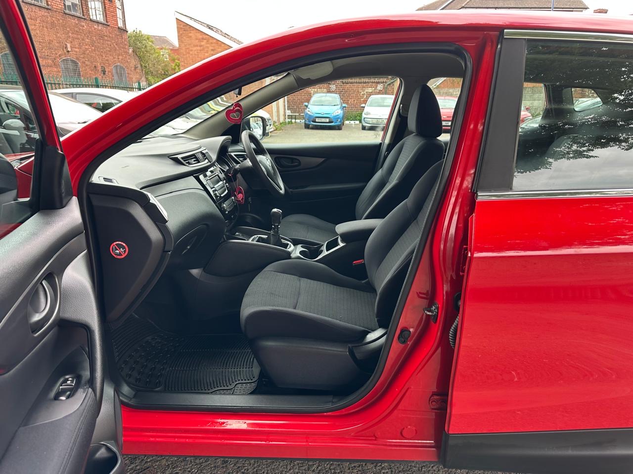 Nissan Qashqai 1.2 DIG-T Visia 2WD 2014