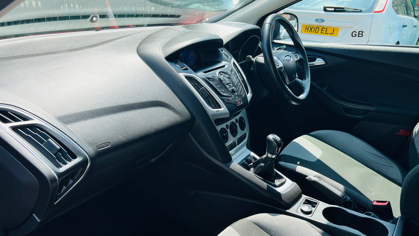Ford Focus 1.6L Petrol ZETEC 5dr