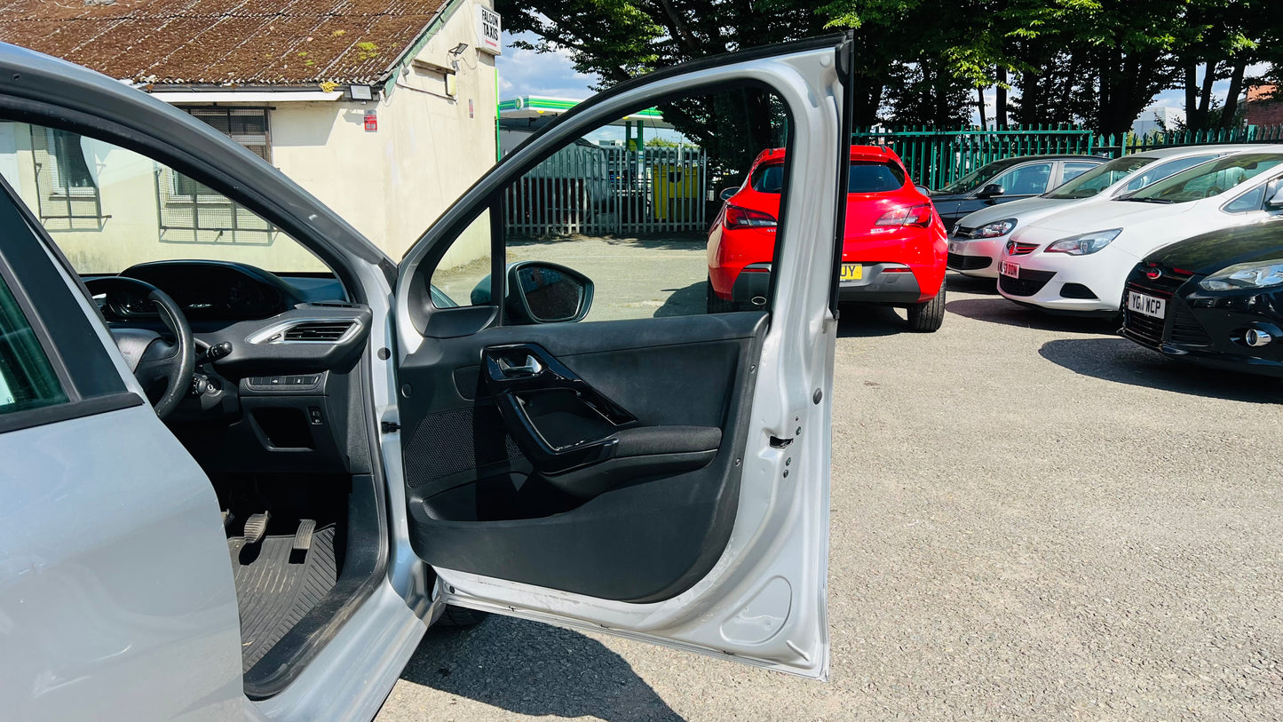 Peugeot 208 1.0 VTi Access+ Euro 5 5dr