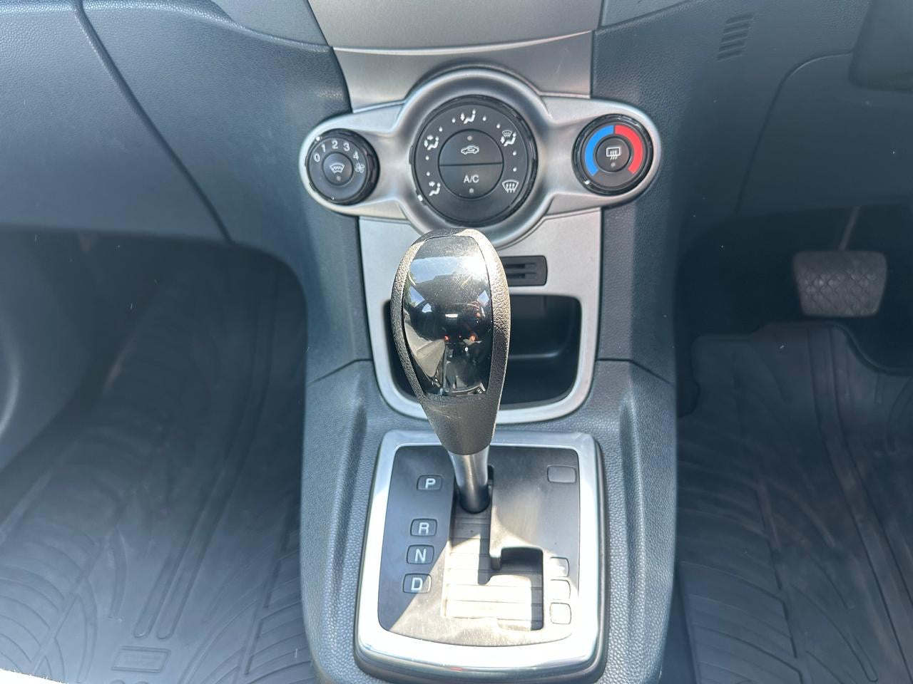 Ford Fiesta 1.4L Automatic 2009 5dr