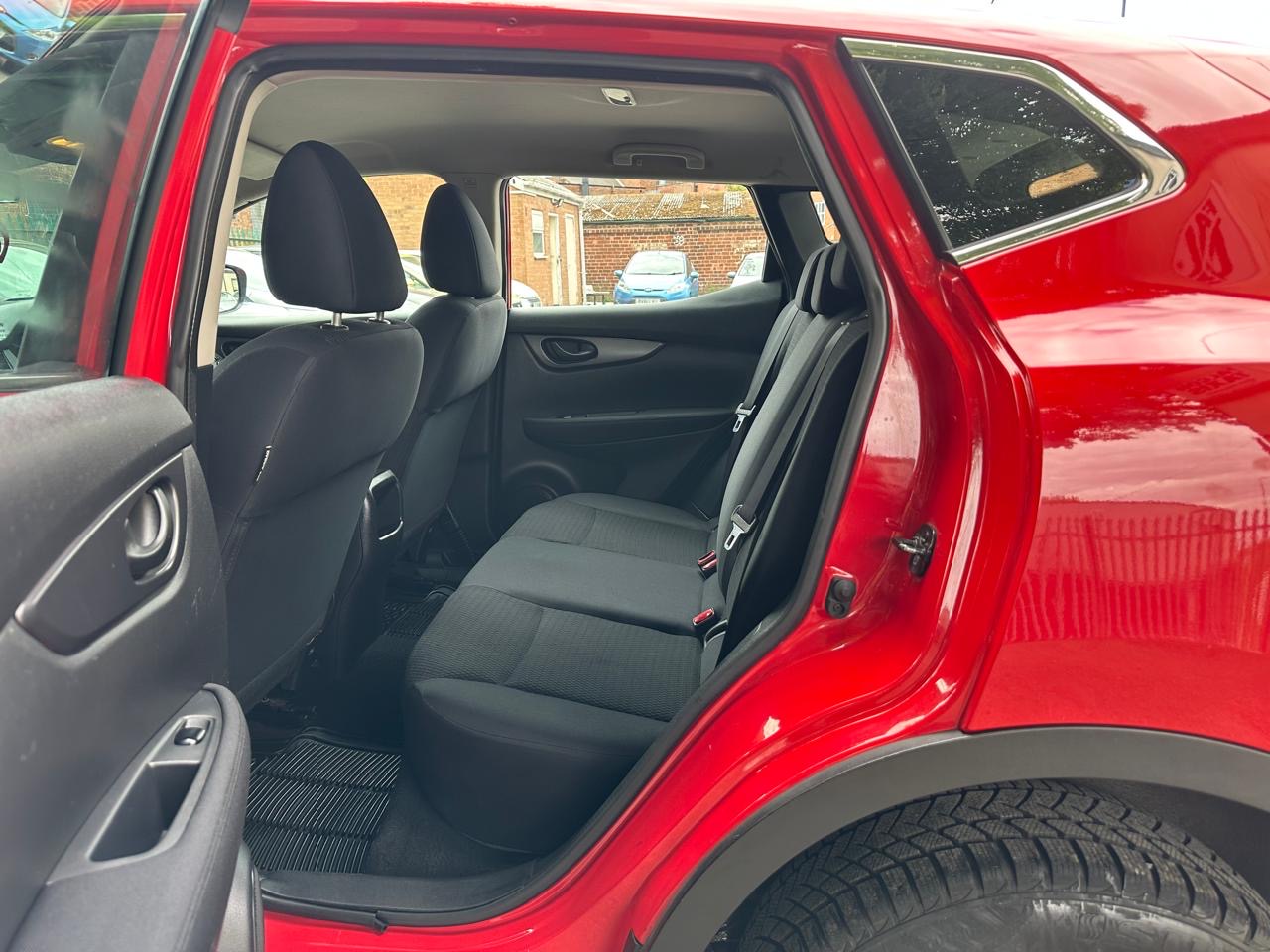 Nissan Qashqai 1.2 DIG-T Visia 2WD 2014