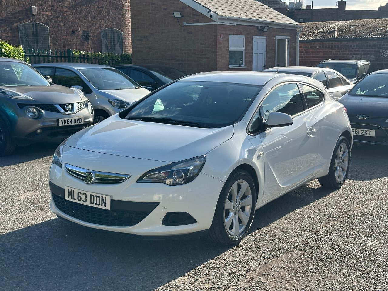 Vauxhall Astra GTC 1.6L 2013 3dr