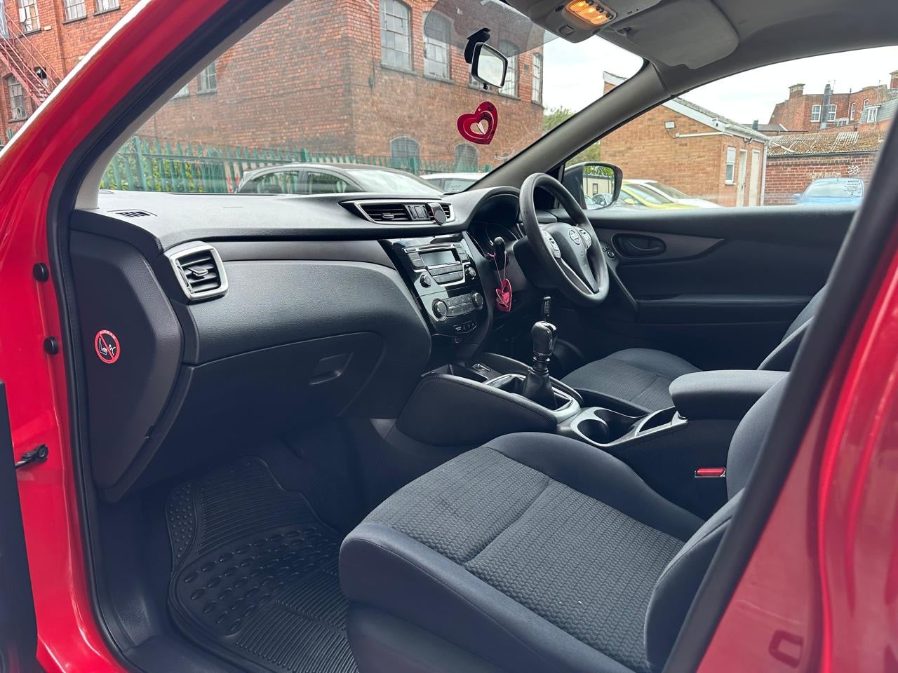 Nissan Qashqai 1.2 DIG-T Visia 2WD 2014
