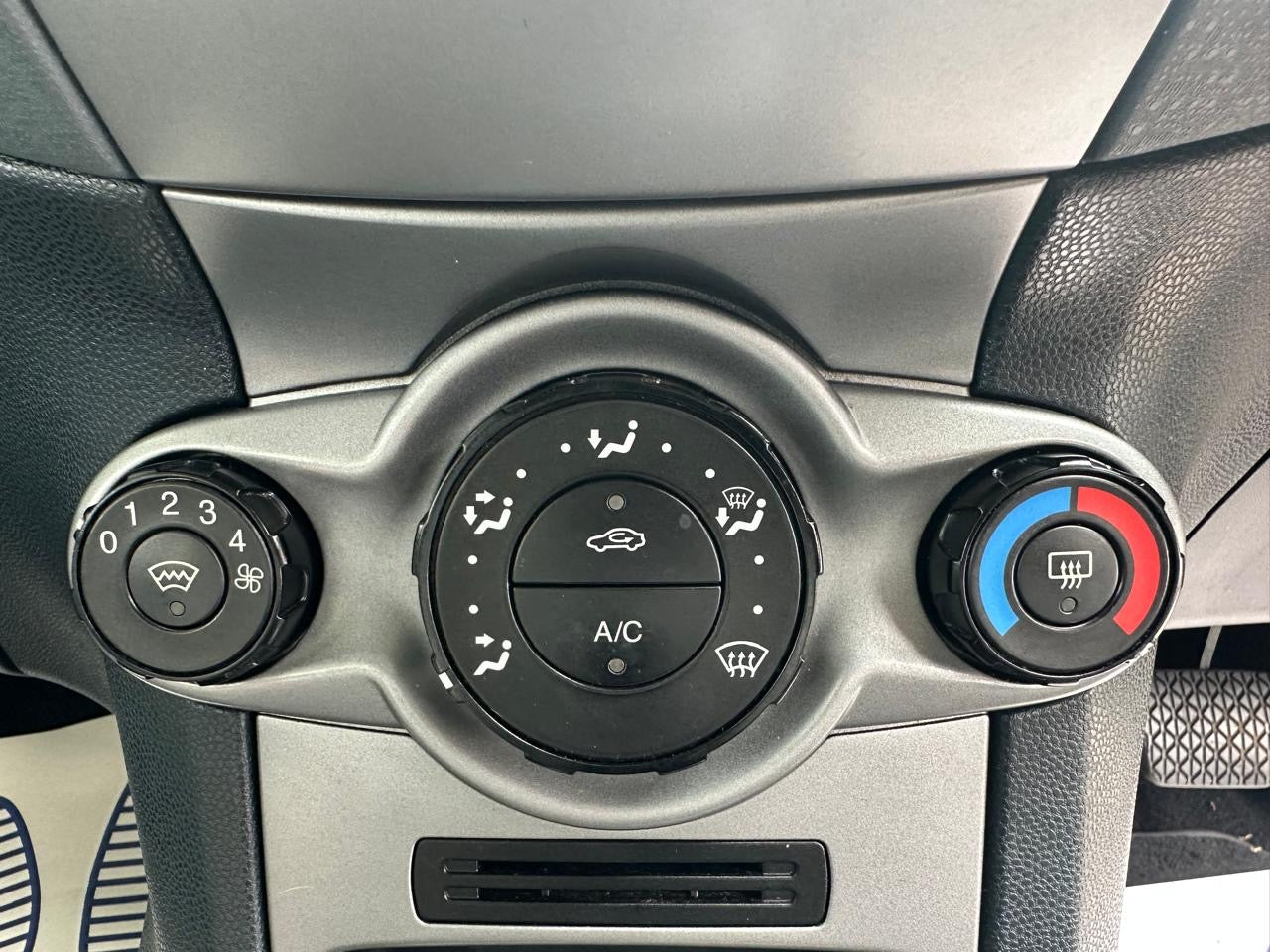 Ford Fiesta 1.4L 2009 Automatic 5dr