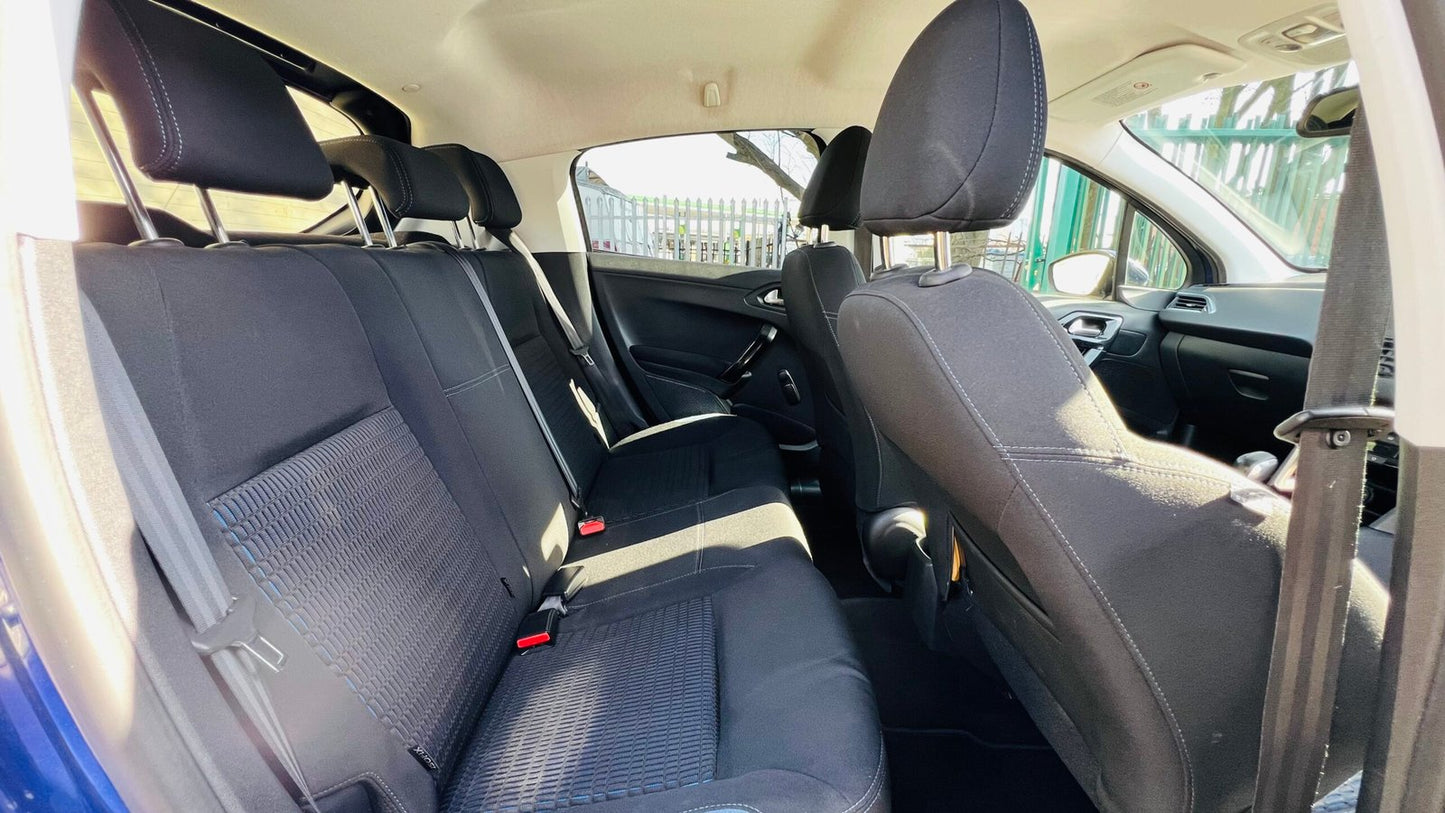 Peugeot 208 1.2L Allure 2014 5dr image 25