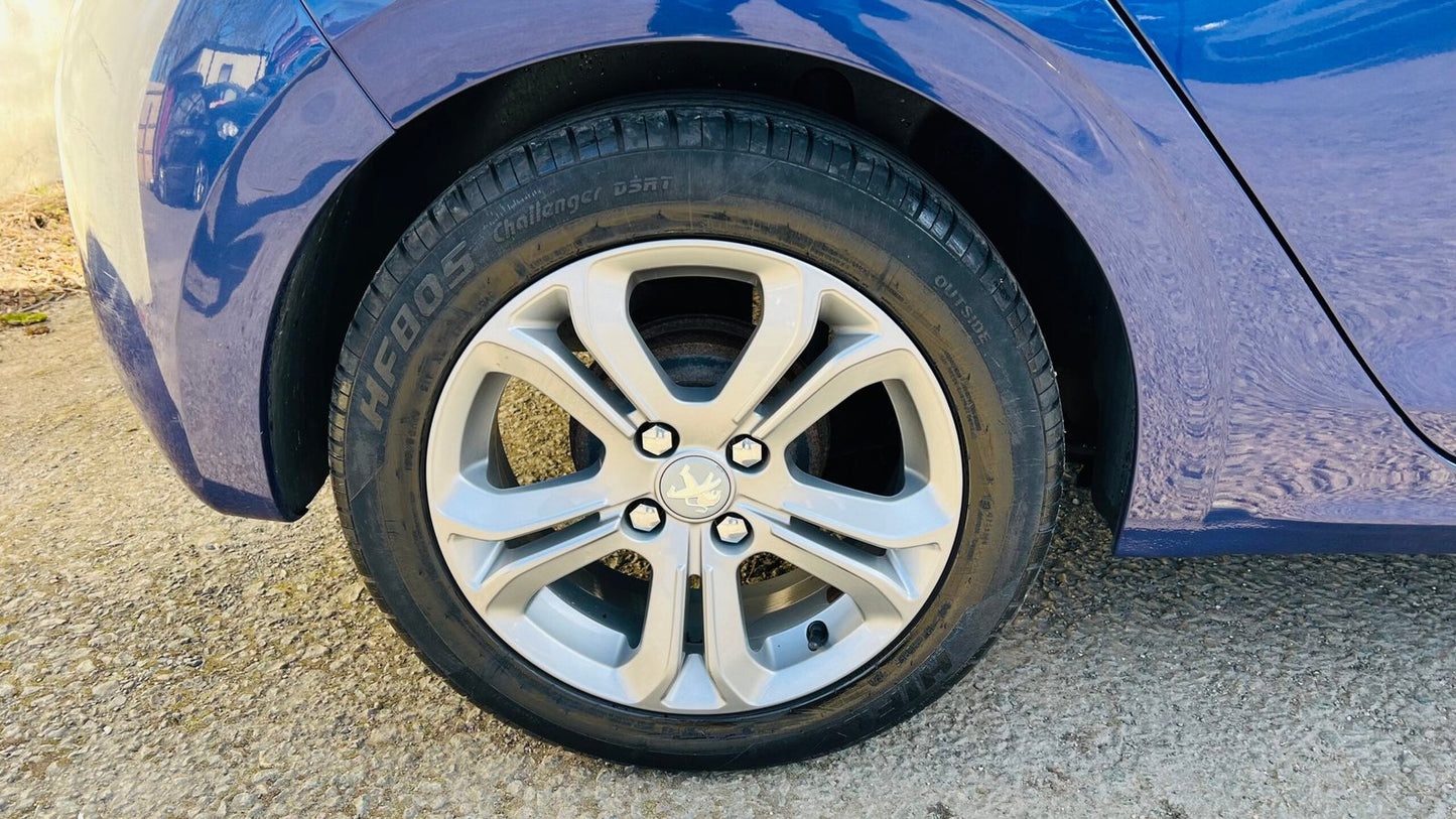 Peugeot 208 1.2L Allure 2014 5dr image 34