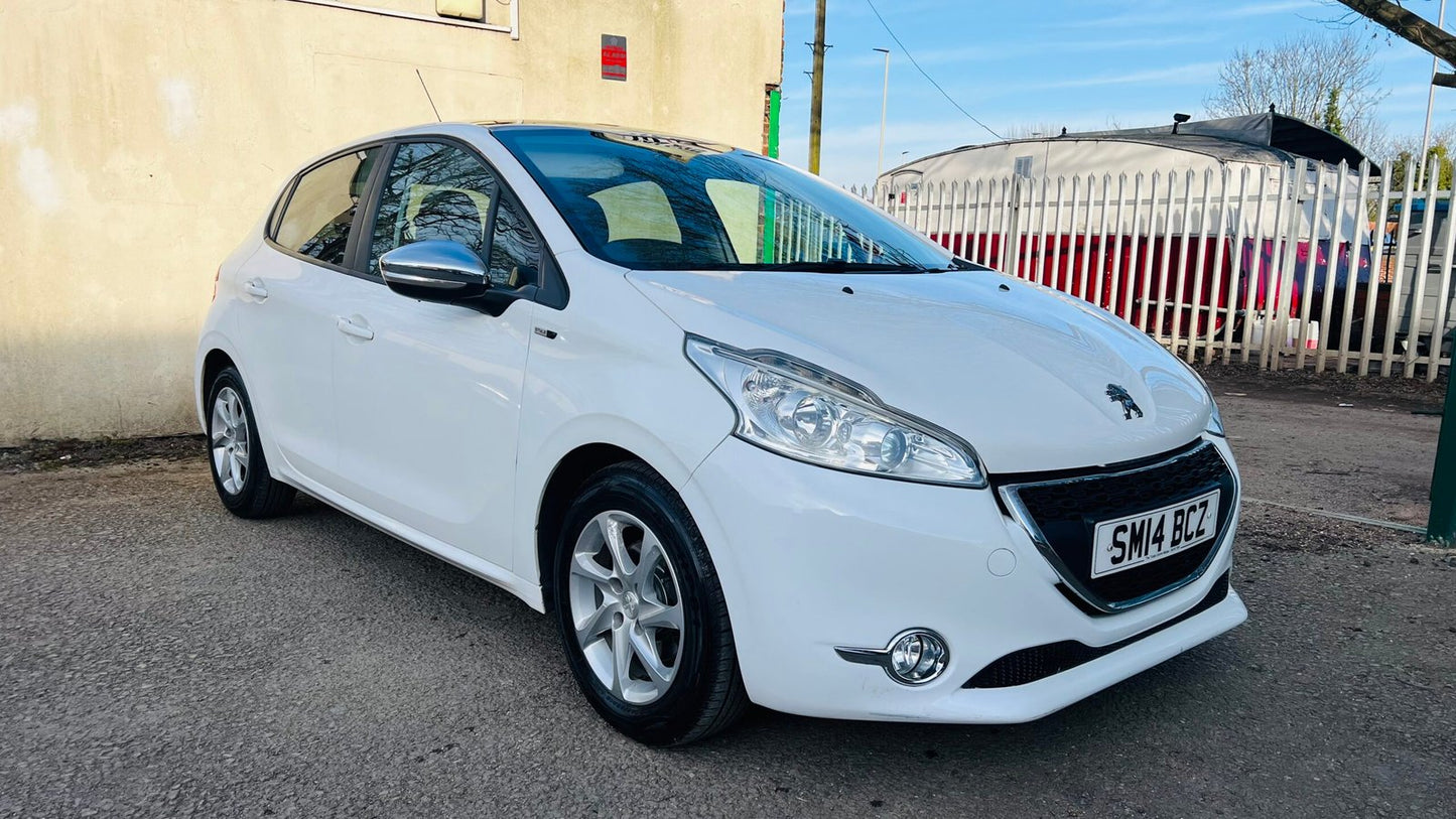 Peugeot 208 1.2 Style 2014 5dr image 1