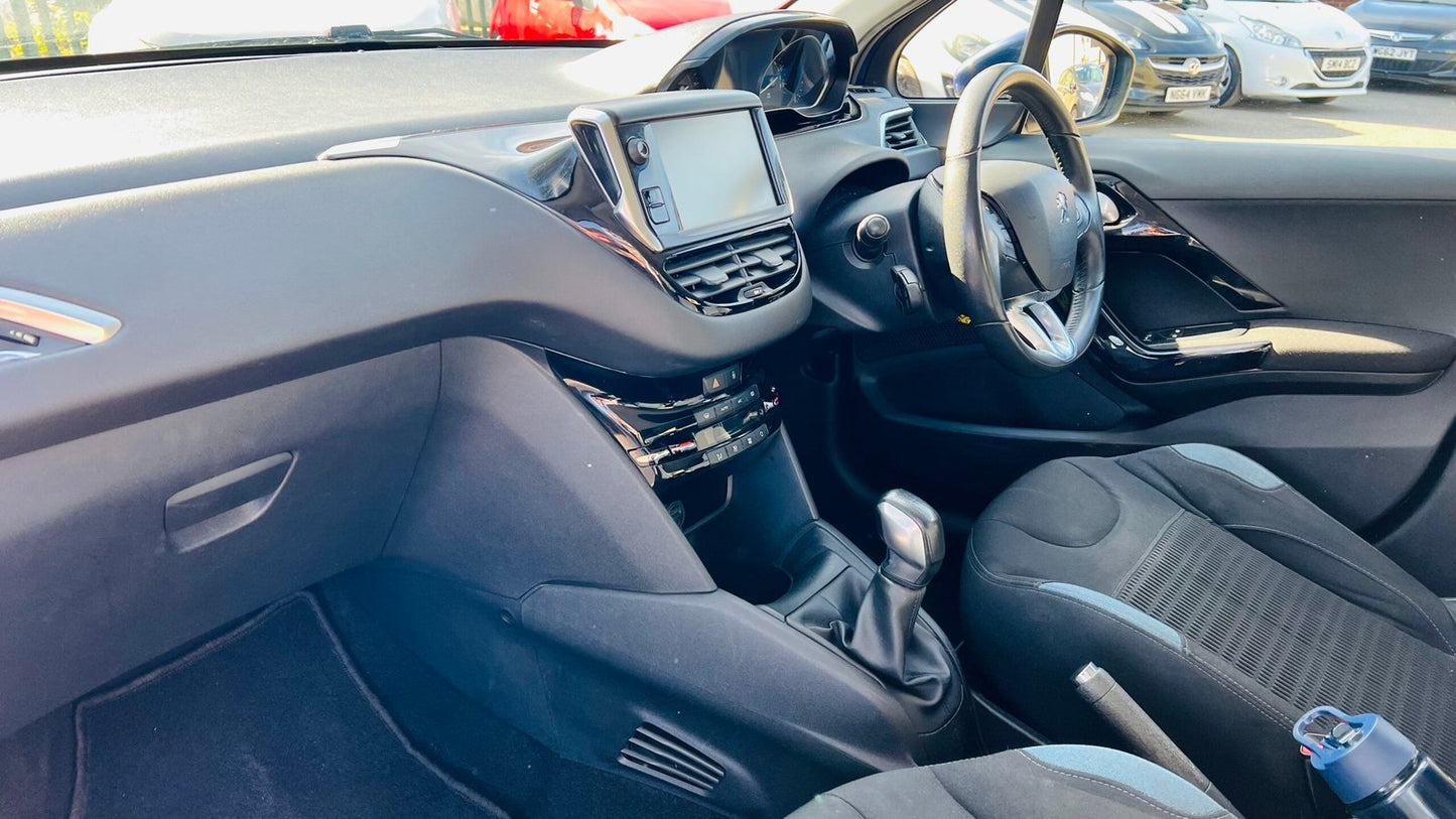 Peugeot 208 1.2L Allure 2014 5dr image 24