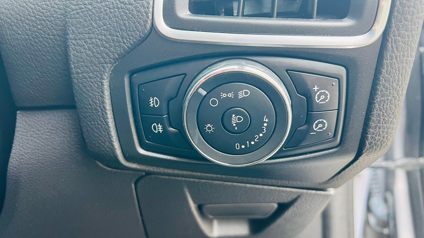 Ford Focus 1.6L Petrol 2011 image 19