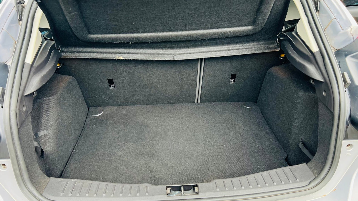 Ford Focus 1.6L Petrol 2011 image 8