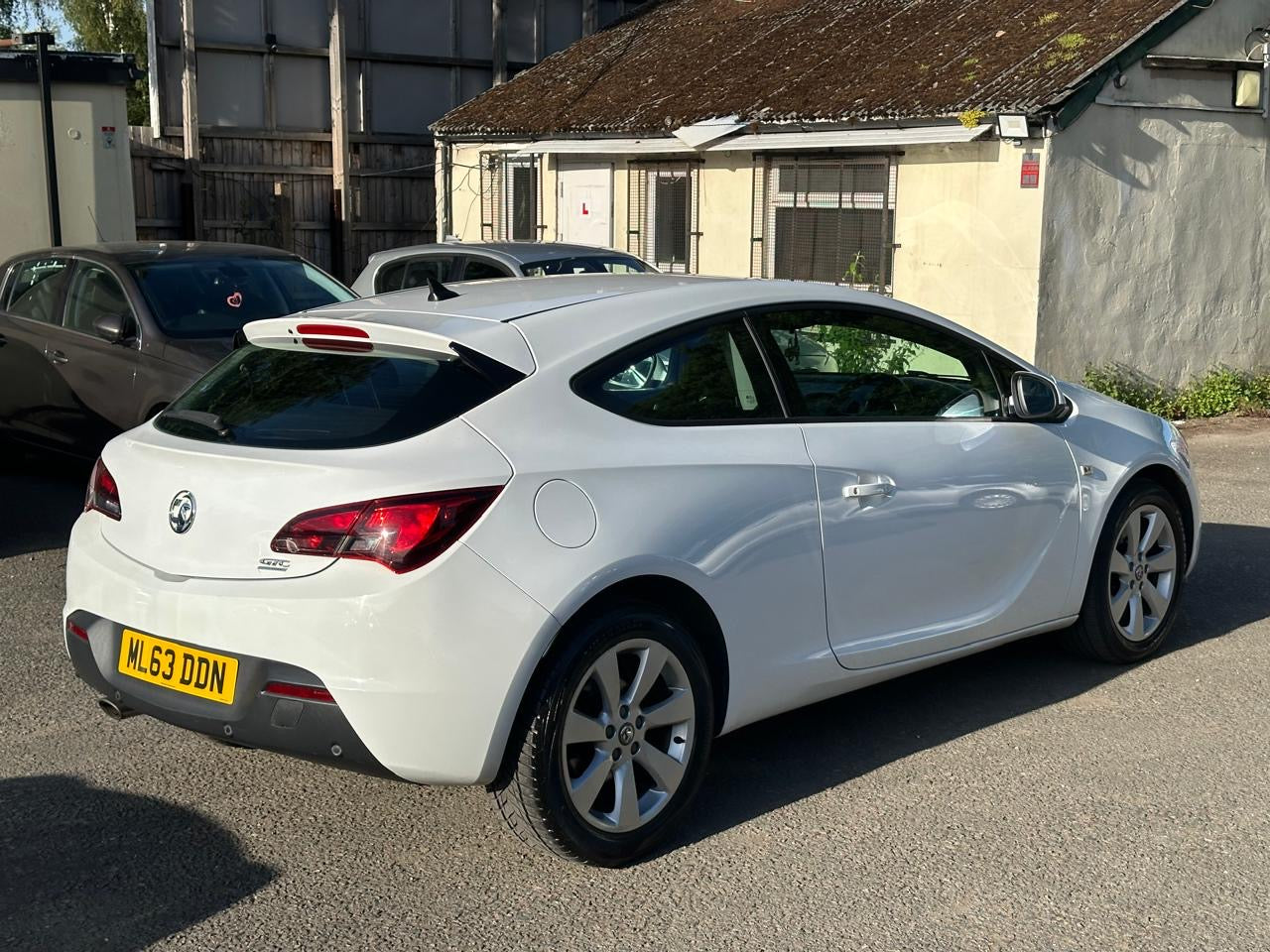 Vauxhall Astra GTC 1.6L 2013 3dr