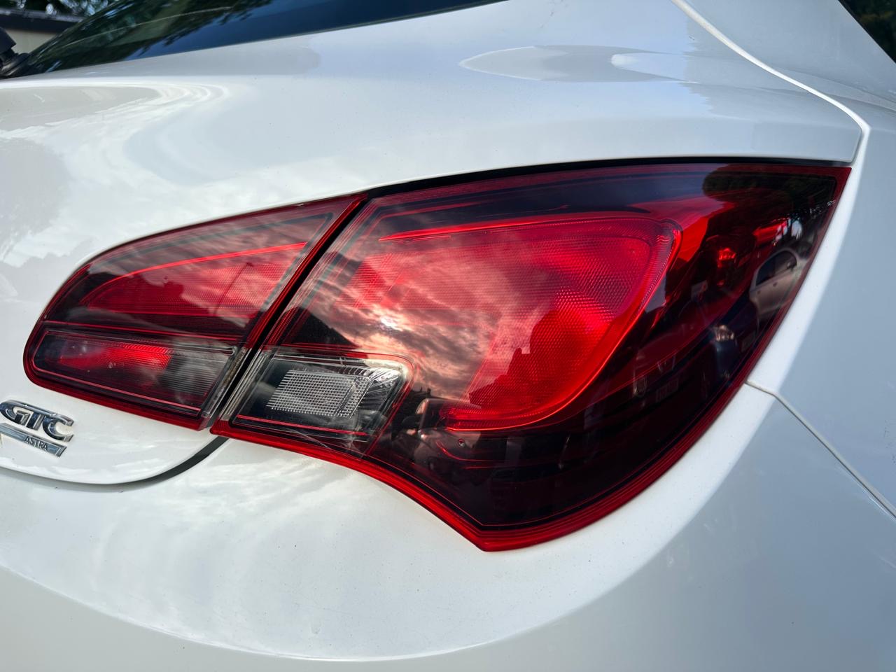 Vauxhall Astra GTC 1.6L 2013 3dr