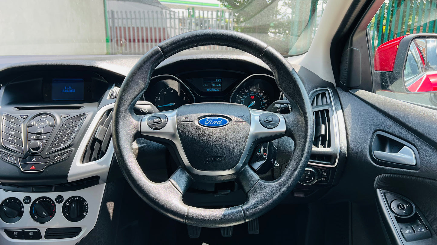 Ford Focus 1.6L Petrol ZETEC 5dr