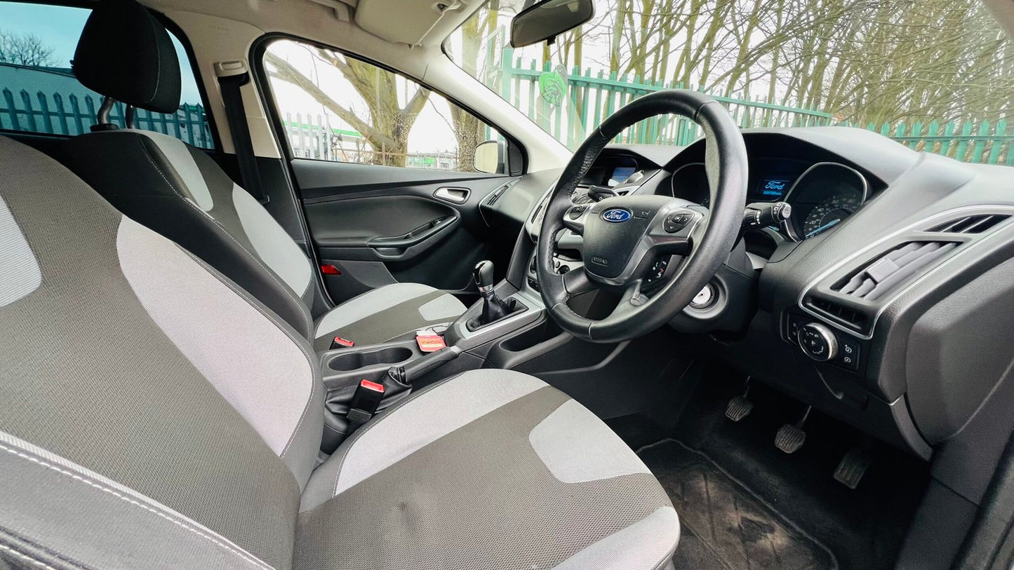 Ford Focus 1.6L Petrol 2011 image 24