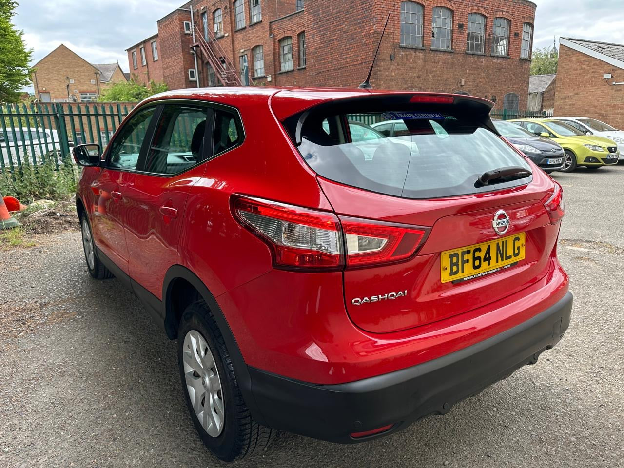 Nissan Qashqai 1.2 DIG-T Visia 2WD 2014