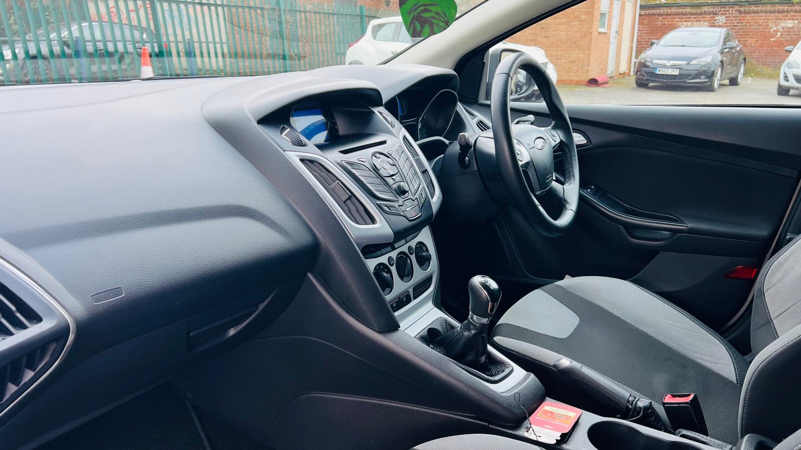 Ford Focus 1.6L Petrol 2011 image 27